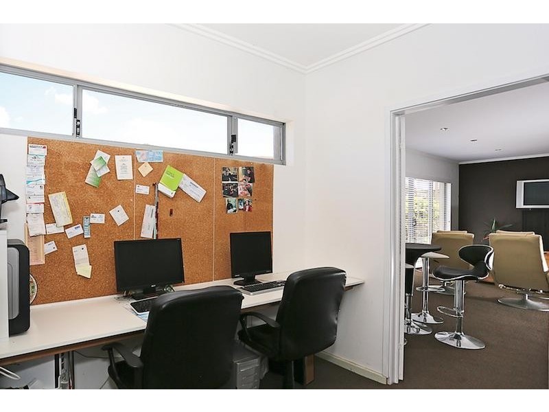 2 Allan Place, Halls Head WA 6210