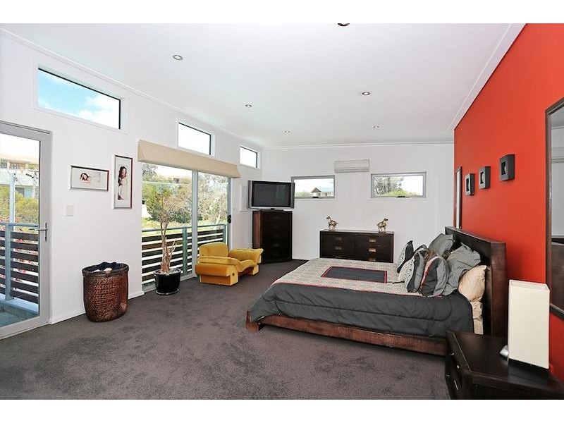2 Allan Place, Halls Head WA 6210