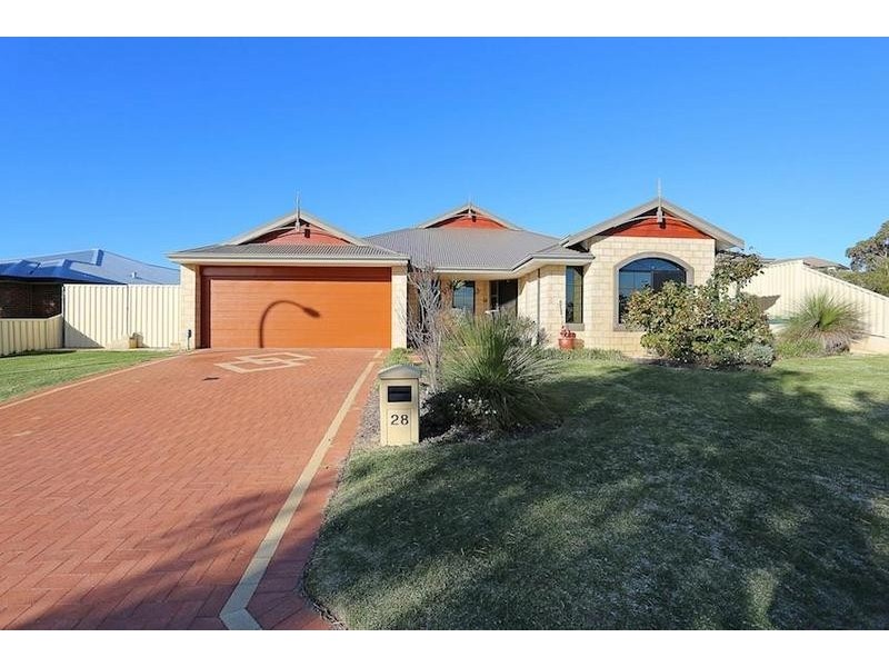 28 Albany Drive, Dawesville WA 6211