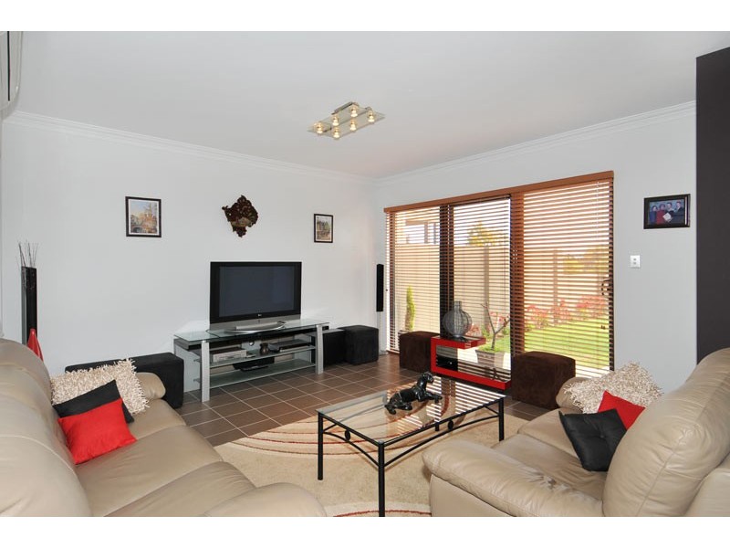 73 Darwin Terrace, Dudley Park WA 6210