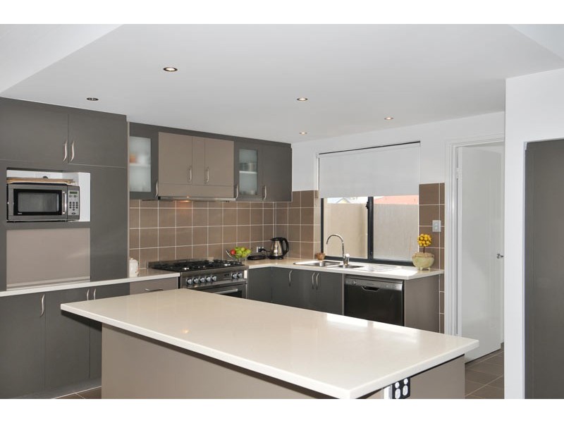 73 Darwin Terrace, Dudley Park WA 6210