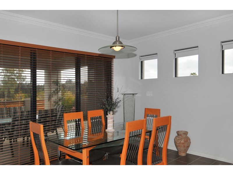 73 Darwin Terrace, Dudley Park WA 6210