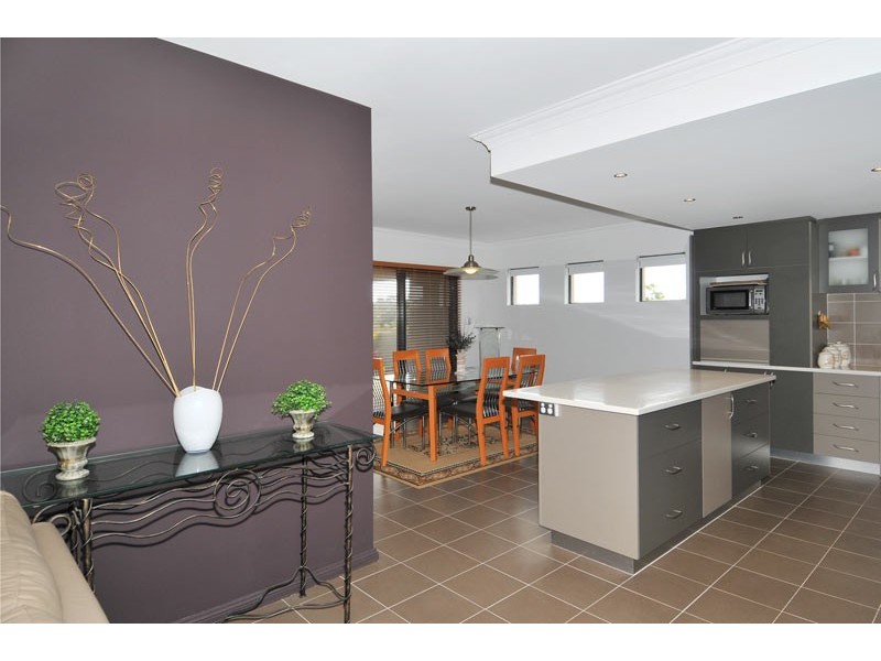 73 Darwin Terrace, Dudley Park WA 6210