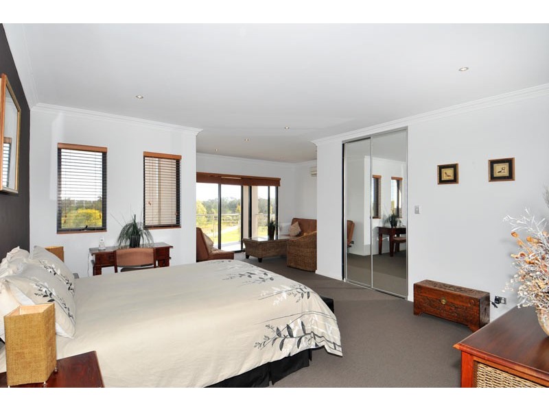 73 Darwin Terrace, Dudley Park WA 6210