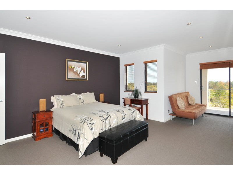 73 Darwin Terrace, Dudley Park WA 6210