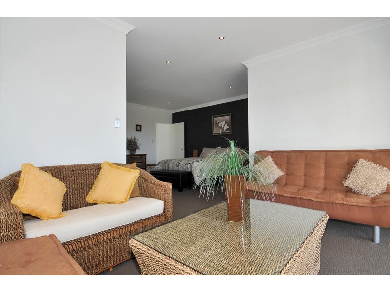 73 Darwin Terrace, Dudley Park WA 6210