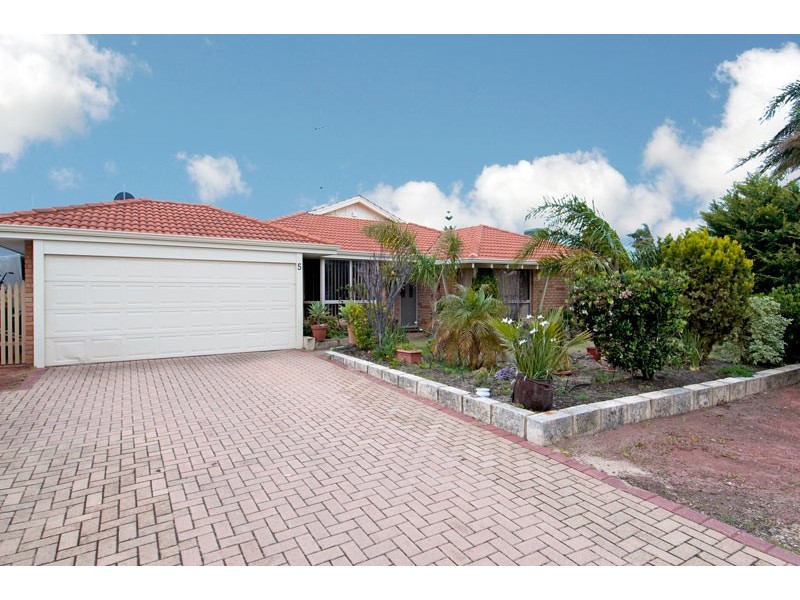 5 Lambourne Place, Halls Head WA 6210