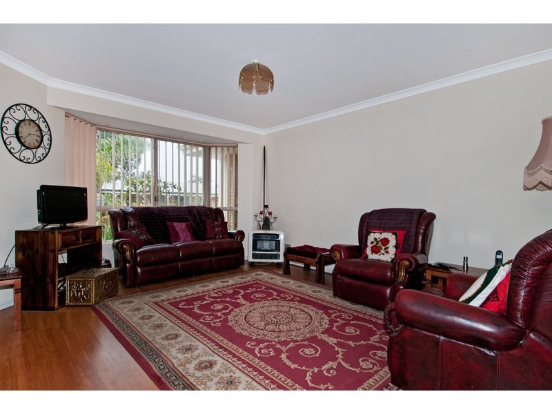 5 Lambourne Place, Halls Head WA 6210