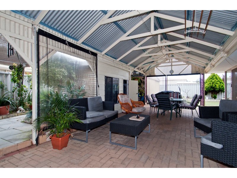 5 Lambourne Place, Halls Head WA 6210