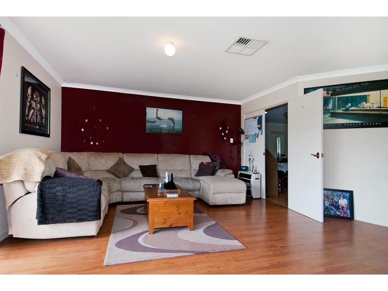 5 Lambourne Place, Halls Head WA 6210