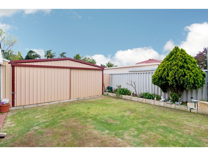 5 Lambourne Place, Halls Head WA 6210