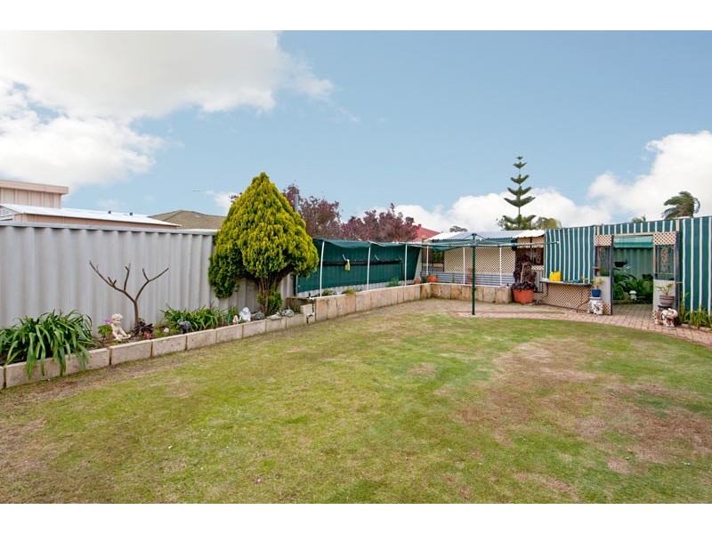 5 Lambourne Place, Halls Head WA 6210