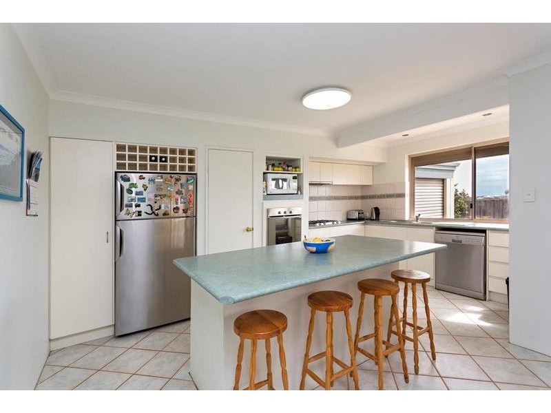 8 Nutans Court, Halls Head WA 6210