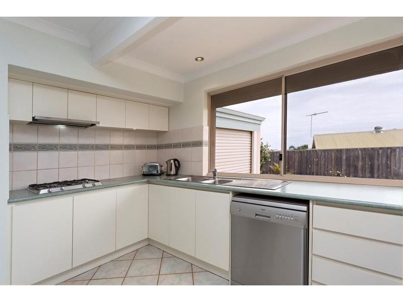 8 Nutans Court, Halls Head WA 6210