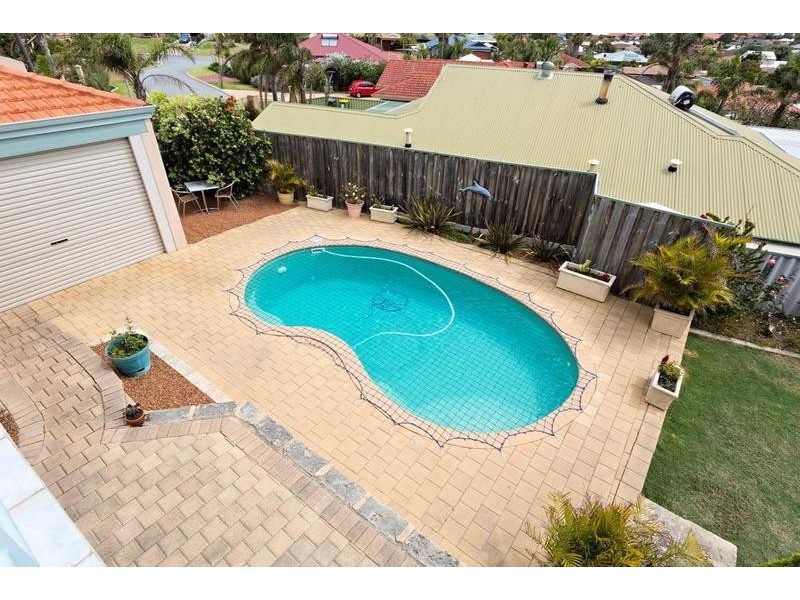 8 Nutans Court, Halls Head WA 6210