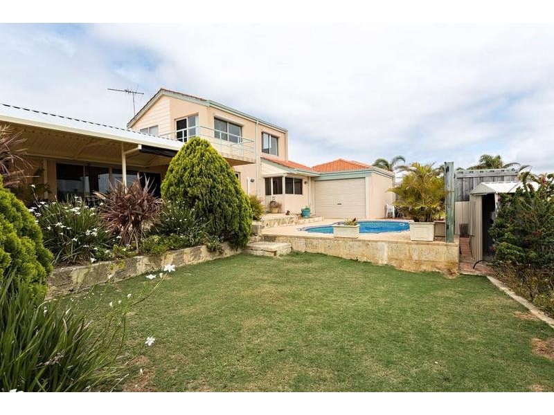 8 Nutans Court, Halls Head WA 6210