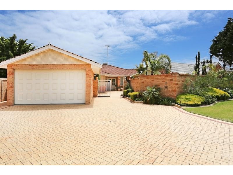 24 Cambria Island Retreat, Halls Head WA 6210