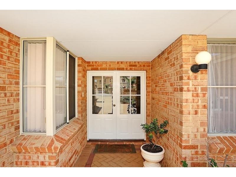 24 Cambria Island Retreat, Halls Head WA 6210