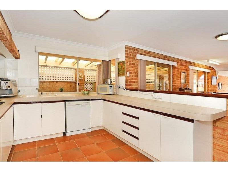 24 Cambria Island Retreat, Halls Head WA 6210