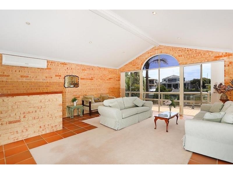 24 Cambria Island Retreat, Halls Head WA 6210