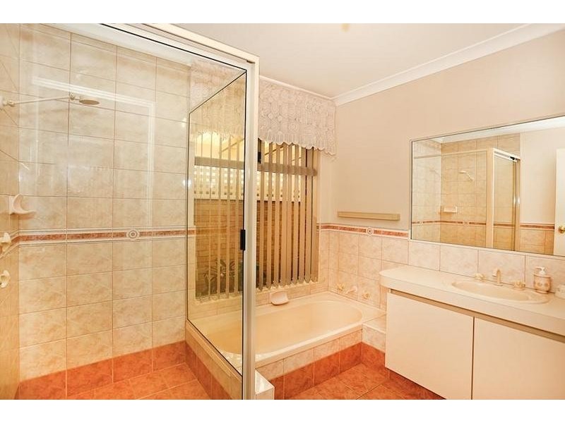 24 Cambria Island Retreat, Halls Head WA 6210