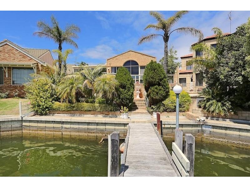 24 Cambria Island Retreat, Halls Head WA 6210