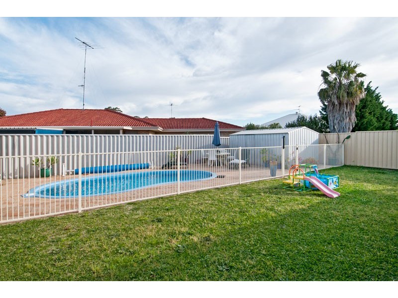 51 Coodanup Drive, Dudley Park WA 6210