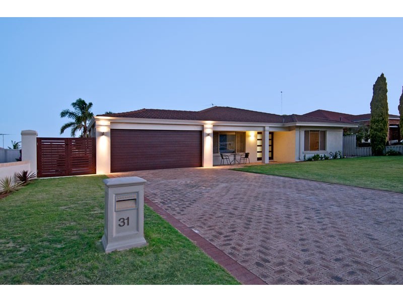 31 Everlasting Retreat, Halls Head WA 6210