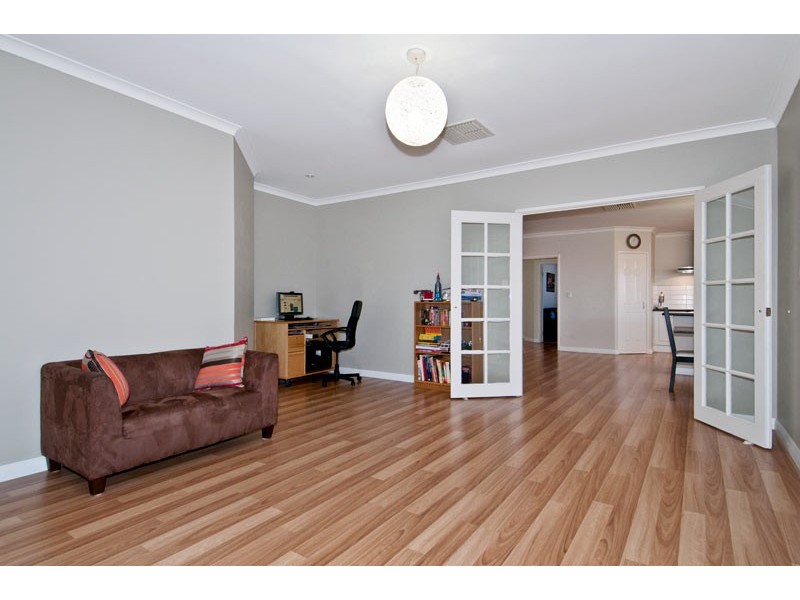 31 Everlasting Retreat, Halls Head WA 6210