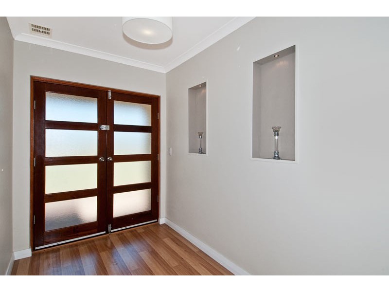 31 Everlasting Retreat, Halls Head WA 6210