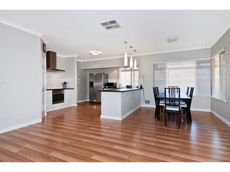 31 Everlasting Retreat, Halls Head WA 6210