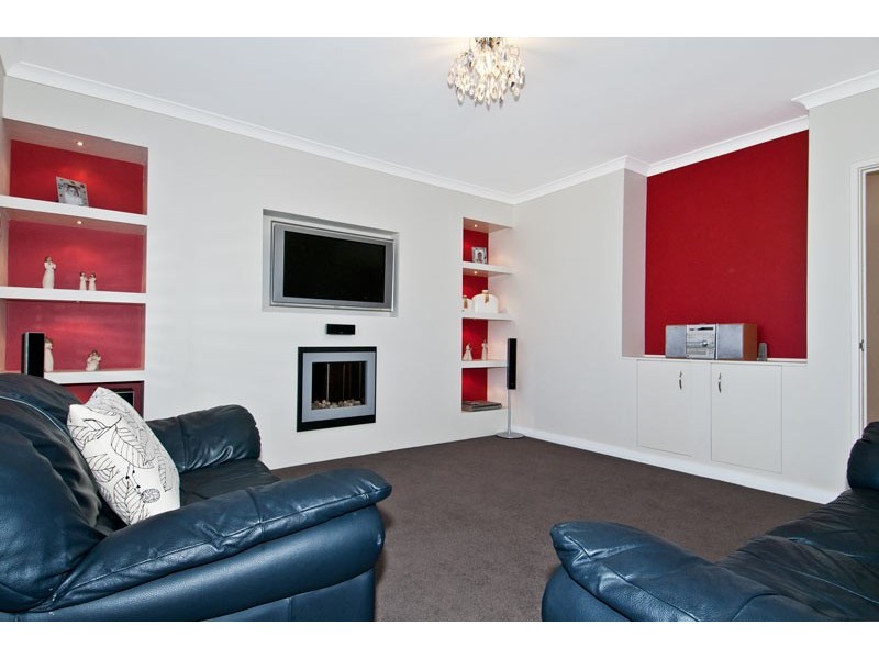 31 Everlasting Retreat, Halls Head WA 6210