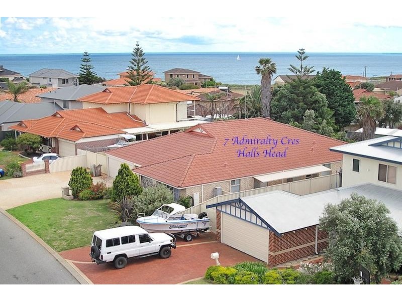 7 Admiralty Crescent, Halls Head WA 6210