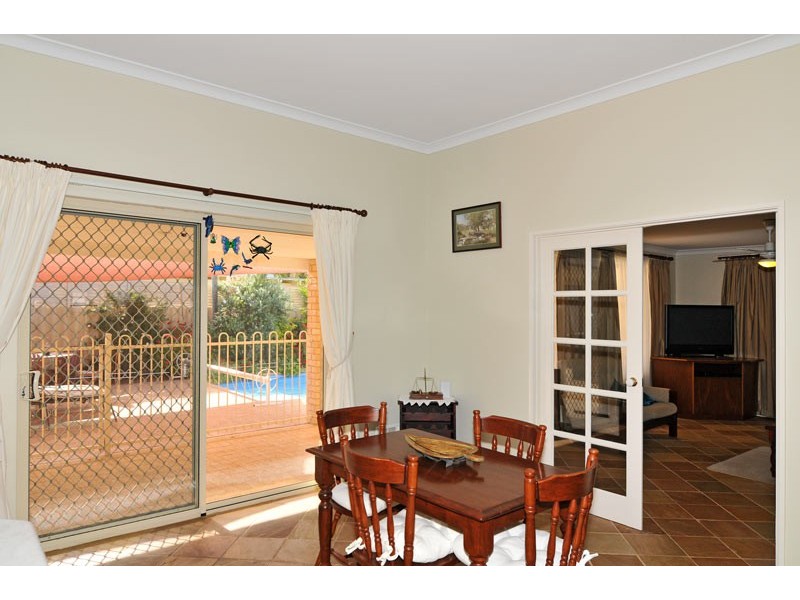 7 Admiralty Crescent, Halls Head WA 6210