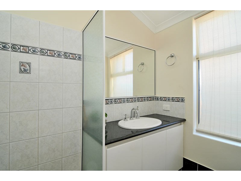 7 Admiralty Crescent, Halls Head WA 6210