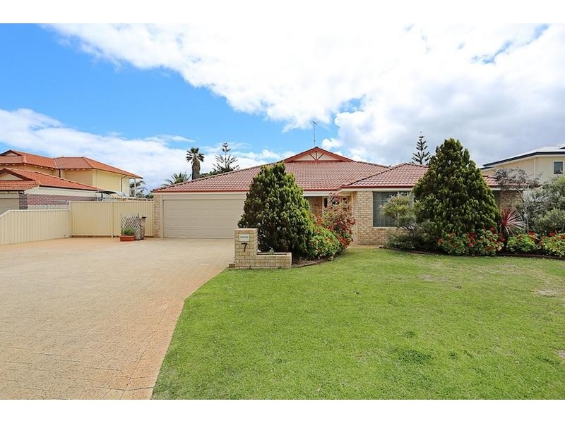 7 Admiralty Crescent, Halls Head WA 6210