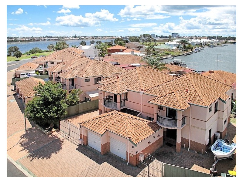 50 Waterside Drive, Dudley Park WA 6210