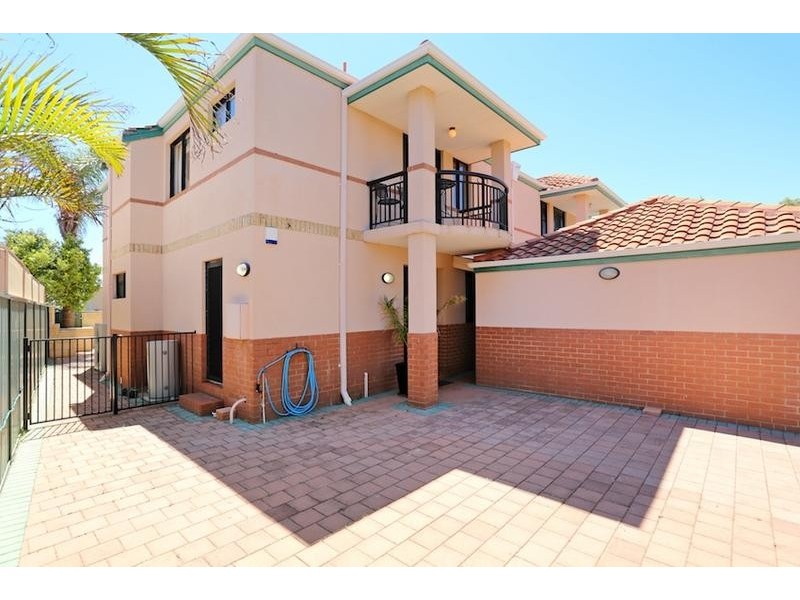 50 Waterside Drive, Dudley Park WA 6210