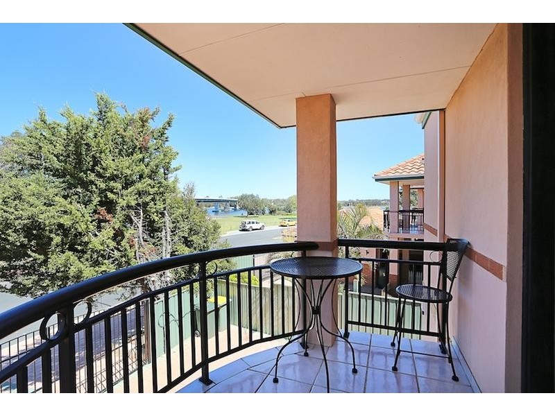 50 Waterside Drive, Dudley Park WA 6210