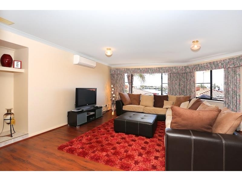 50 Waterside Drive, Dudley Park WA 6210