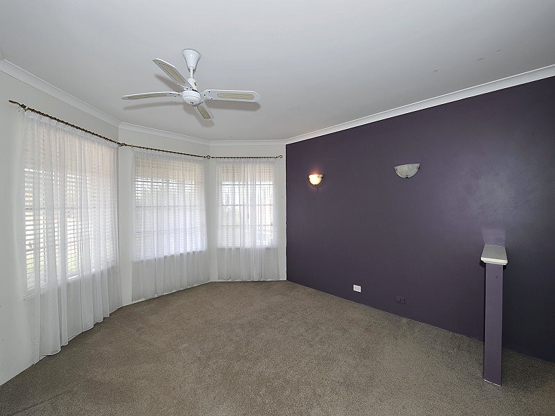 19 Muntries Pl, Halls Head WA 6210