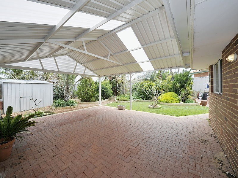 19 Muntries Pl, Halls Head WA 6210