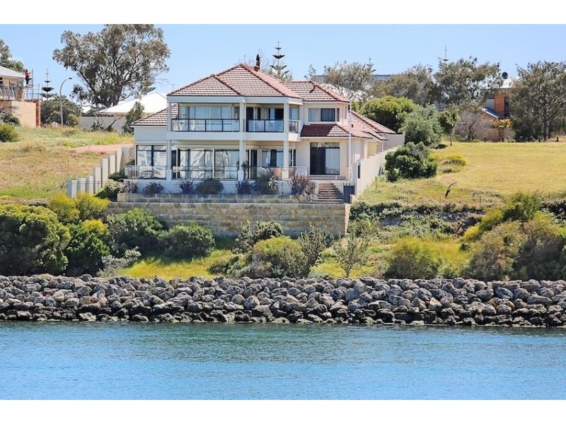 25 Captain Court, Mandurah WA 6210