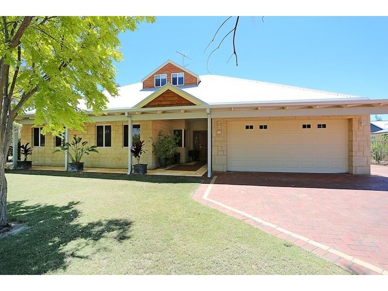 12 Jacaranda Drive, North Yunderup WA 6208