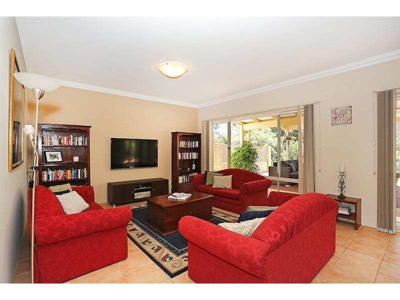 12 Jacaranda Drive, North Yunderup WA 6208