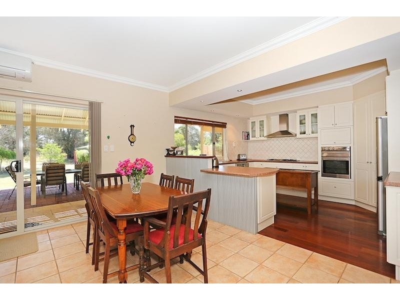 12 Jacaranda Drive, North Yunderup WA 6208