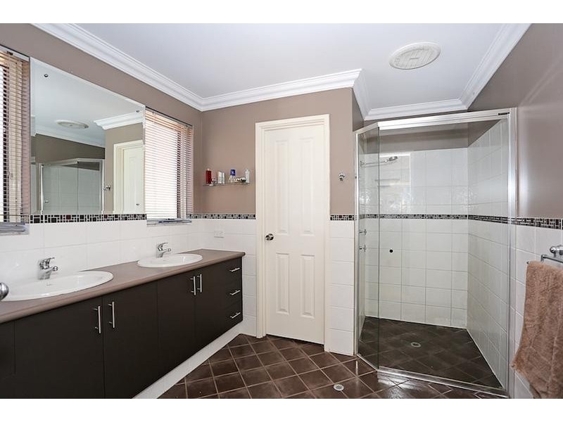 12 Jacaranda Drive, North Yunderup WA 6208