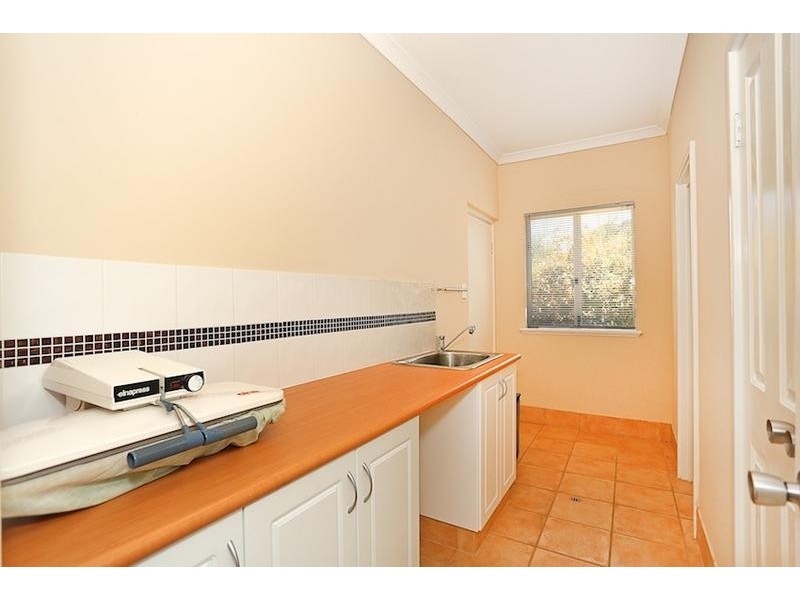 12 Jacaranda Drive, North Yunderup WA 6208