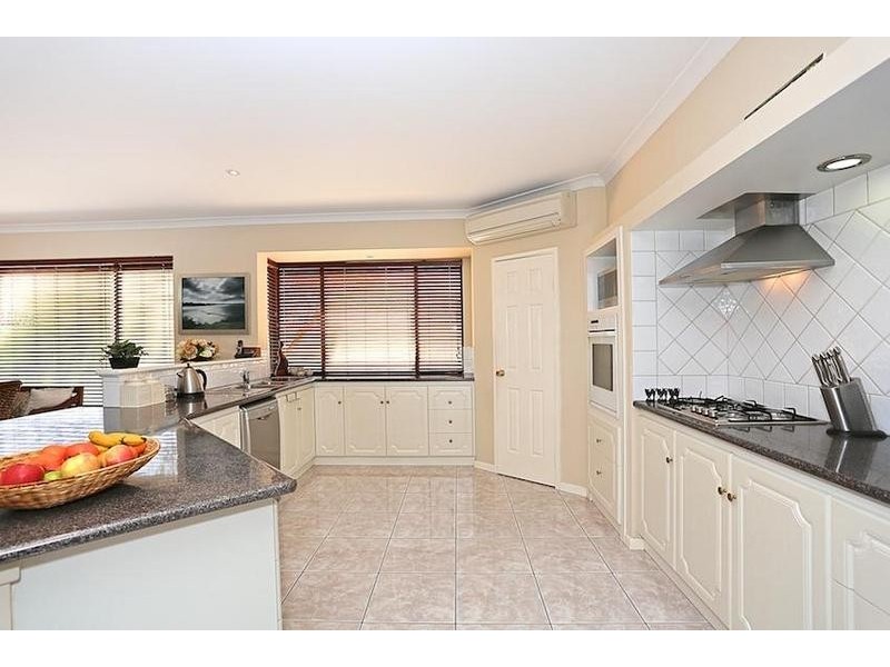 34 Tallas Road, Silver Sands WA 6210