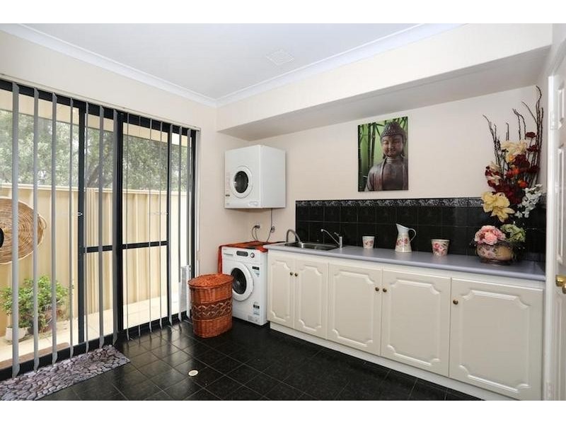 34 Tallas Road, Silver Sands WA 6210